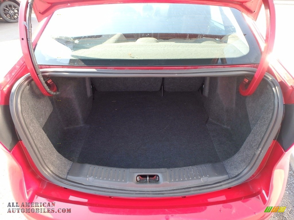 2014 Fiesta SE Sedan - Ruby Red / Charcoal Black photo #6