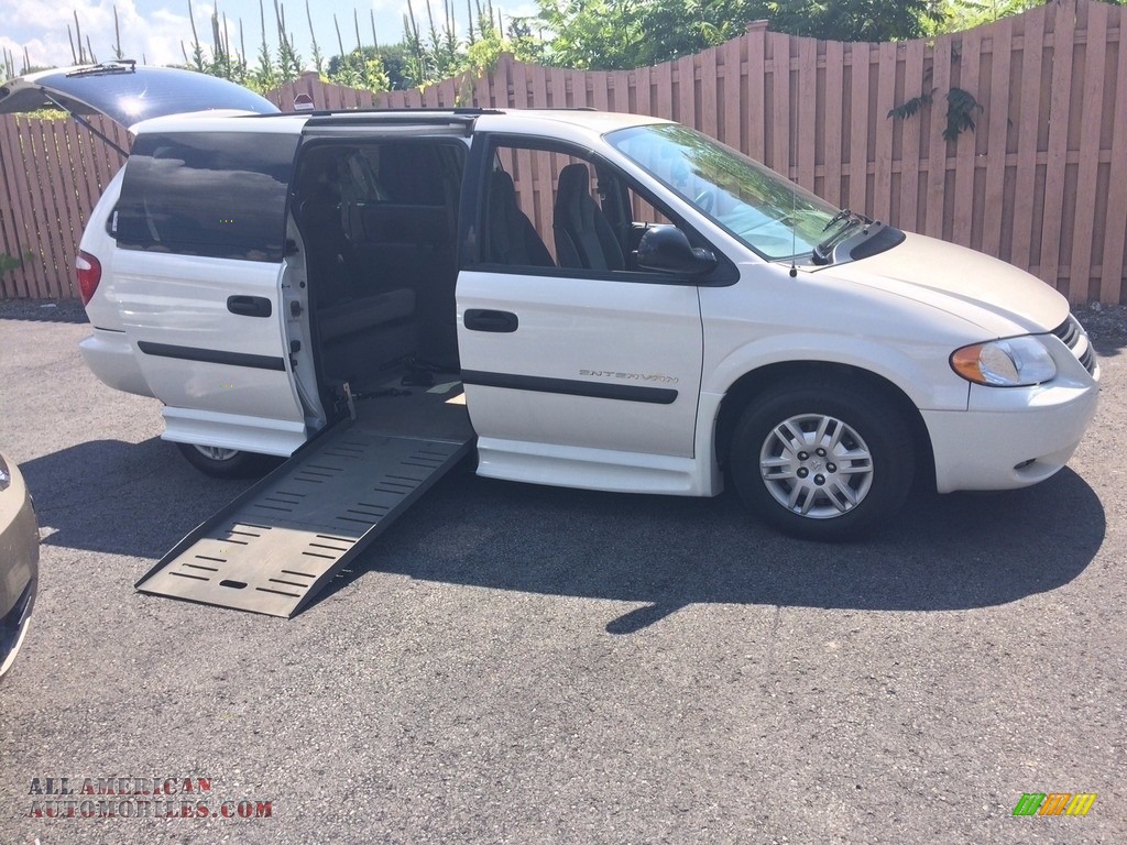 Stone White / Medium Slate Gray Dodge Grand Caravan SE