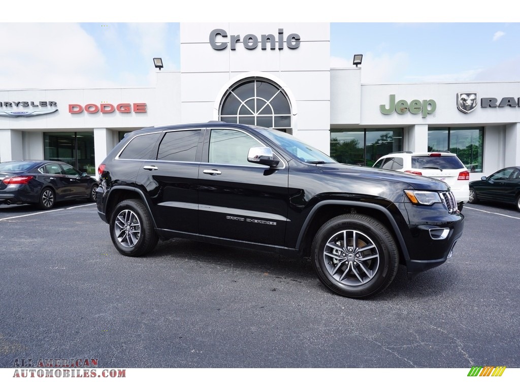 Diamond Black Crystal Pearl / Black/Light Frost Beige Jeep Grand Cherokee Limited