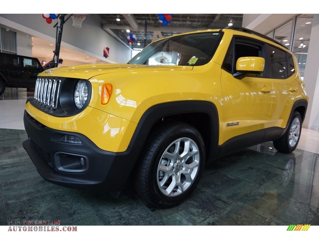 Solar Yellow / Black Jeep Renegade Latitude