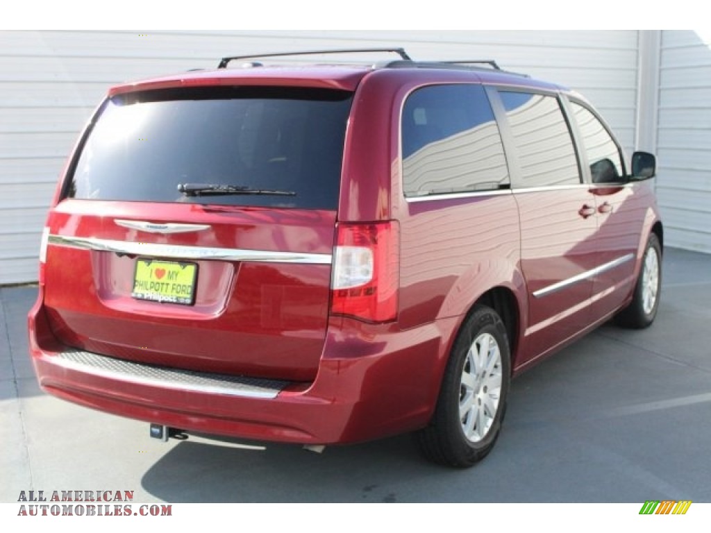 2014 Town & Country Touring - Deep Cherry Red Crystal Pearl / Dark Frost Beige/Medium Frost Beige photo #10