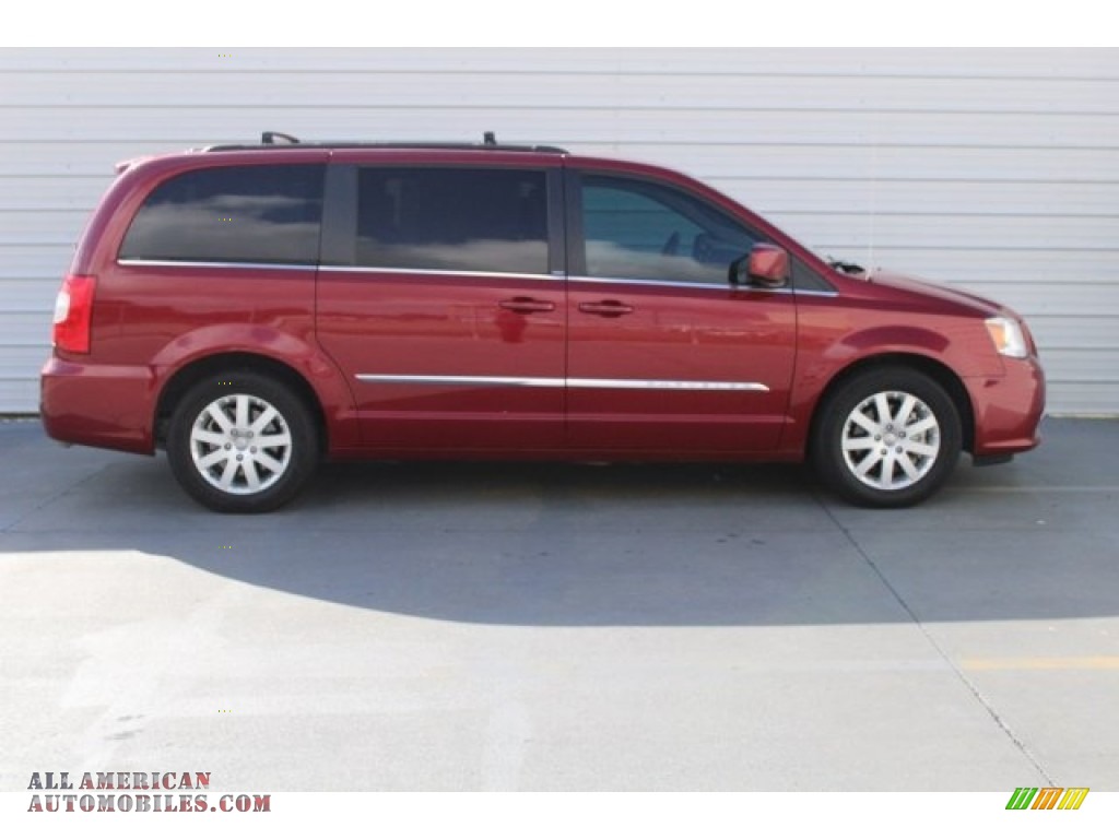 2014 Town & Country Touring - Deep Cherry Red Crystal Pearl / Dark Frost Beige/Medium Frost Beige photo #11