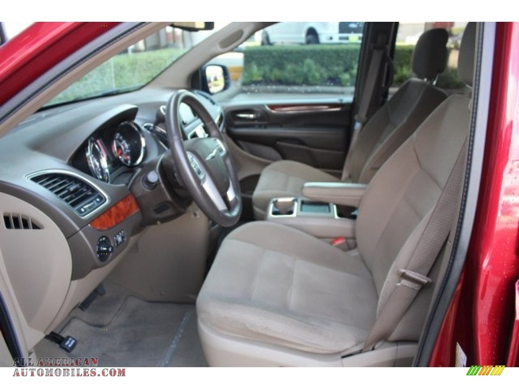 2014 Town & Country Touring - Deep Cherry Red Crystal Pearl / Dark Frost Beige/Medium Frost Beige photo #16