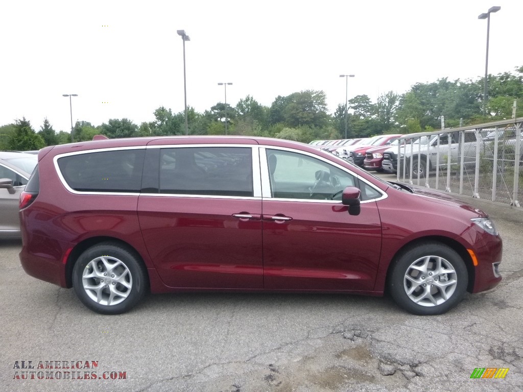2017 Pacifica Touring L - Velvet Red Pearl / Black/Alloy photo #6