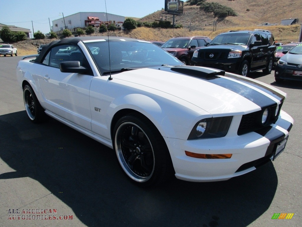 Performance White / Black/Dove Accent Ford Mustang GT Premium Convertible