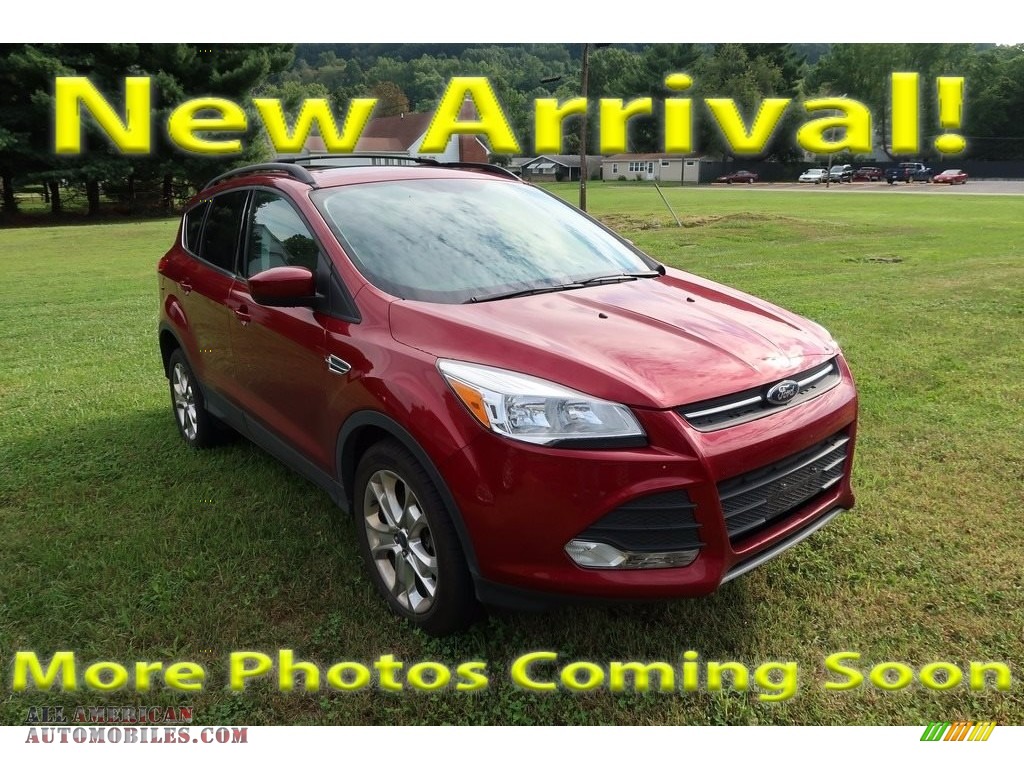 Ruby Red Metallic / Charcoal Black Ford Escape SE 1.6L EcoBoost 4WD