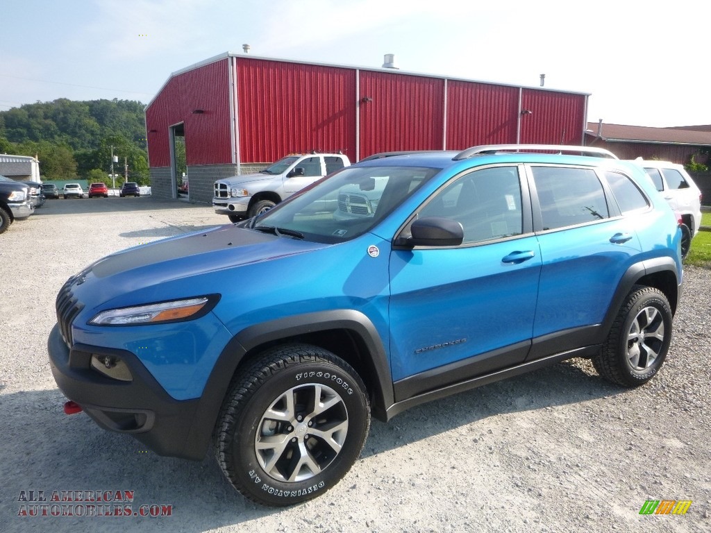 2017 Cherokee Trailhawk 4x4 - Hydro Blue Pearl / Black photo #1