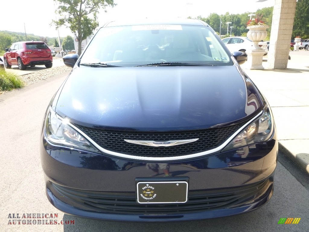 2017 Pacifica Touring - Jazz Blue Pearl / Black/Alloy photo #4