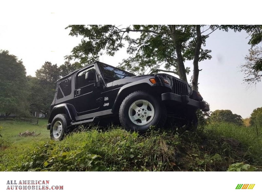 Black Clearcoat / Khaki Jeep Wrangler Sahara 4x4