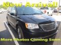 Chrysler Town & Country Touring-L Brilliant Black Crystal Pearl photo #1