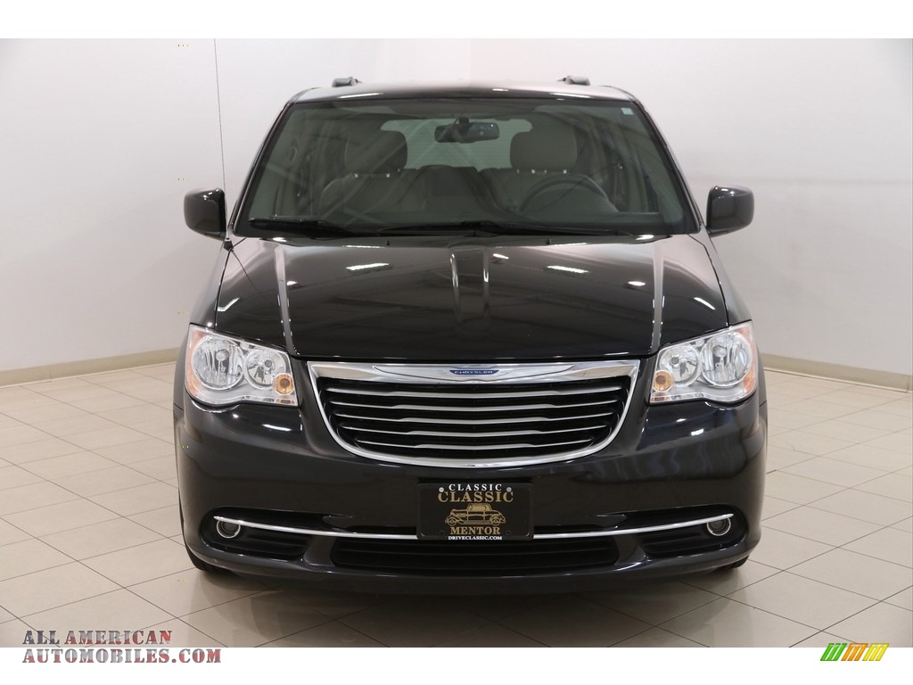 2016 Town & Country Touring - Brilliant Black Crystal Pearl / Dark Frost Beige/Medium Frost Beige photo #2