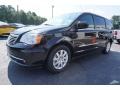 Chrysler Town & Country Touring Brilliant Black Crystal Pearl photo #3