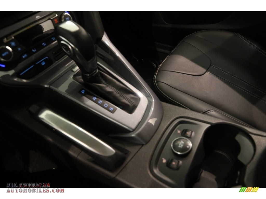 2013 Focus Titanium Hatchback - Performance Blue / Charcoal Black photo #11