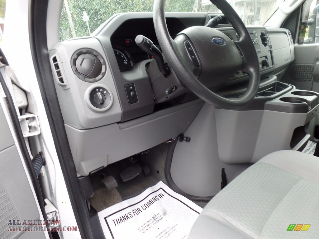 2011 E Series Van E350 XLT Passenger - Oxford White / Medium Flint photo #19