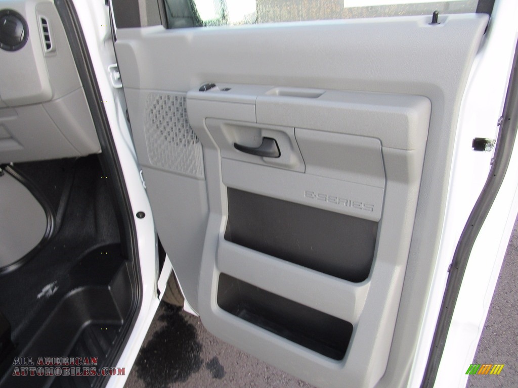 2014 E-Series Van E250 Cargo Van - Oxford White / Medium Flint photo #21