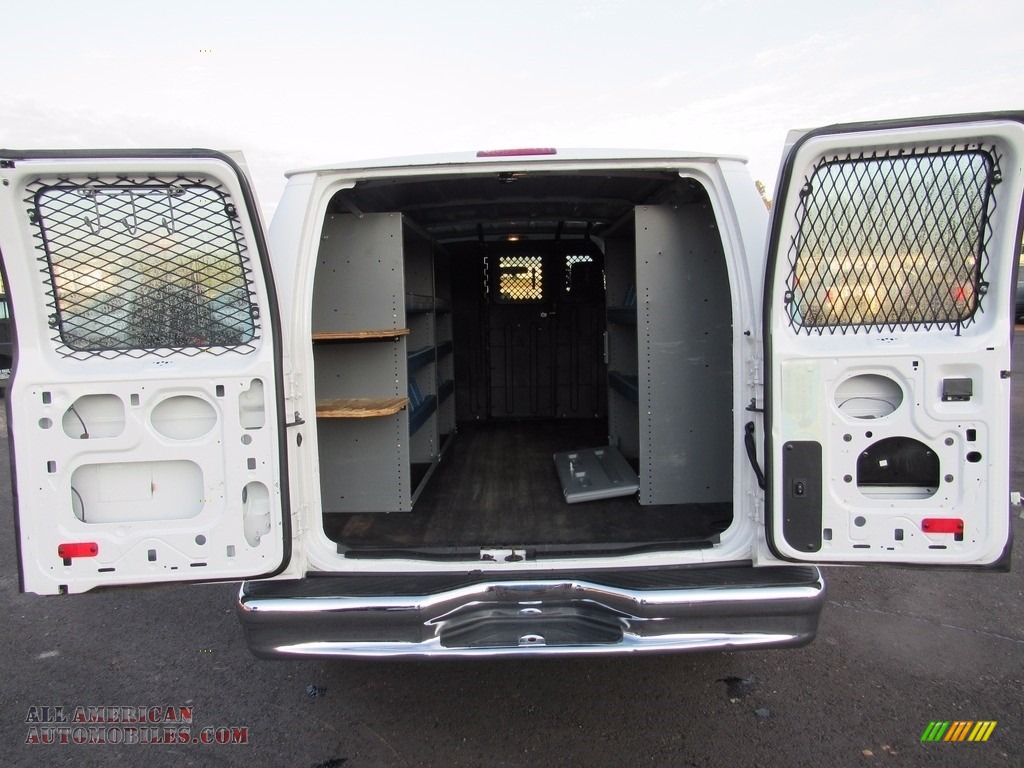 2014 E-Series Van E250 Cargo Van - Oxford White / Medium Flint photo #32