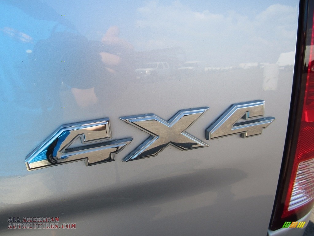 2011 Ram 2500 HD ST Crew Cab 4x4 - Bright Silver Metallic / Dark Slate/Medium Graystone photo #40