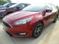 Ford Focus SEL Hatch Ruby Red photo #1