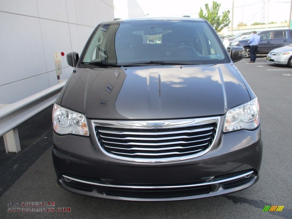 2015 Town & Country Touring - Brilliant Black Crystal Pearl / Black/Light Graystone photo #8