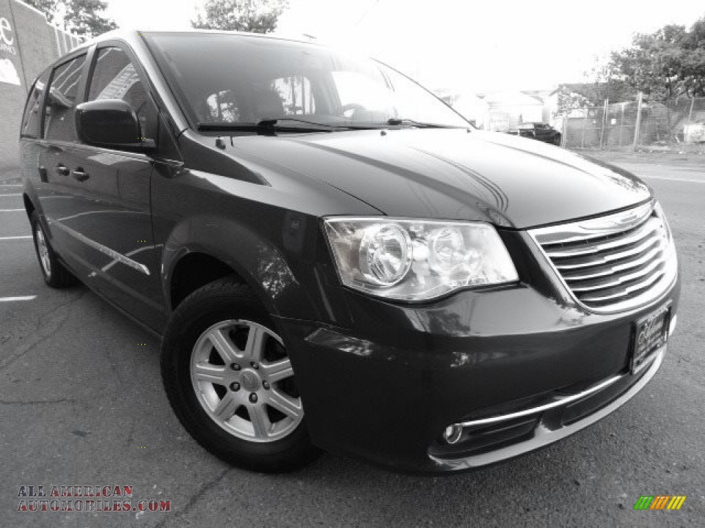 Dark Charcoal Pearl / Black/Light Graystone Chrysler Town & Country Touring