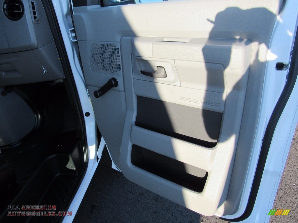 2013 E Series Van E150 Cargo - Oxford White / Medium Flint photo #21