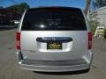 Chrysler Town & Country Touring Clearwater Blue Pearlcoat photo #6