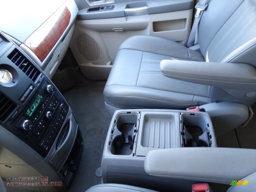 2008 Town & Country Touring - Clearwater Blue Pearlcoat / Medium Slate Gray/Light Shale photo #23