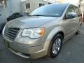 Chrysler Town & Country Limited Light Sandstone Metallic photo #3