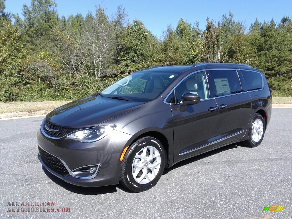 2018 Pacifica Touring L - Granite Crystal Metallic / Cognac/Alloy/Toffee photo #2