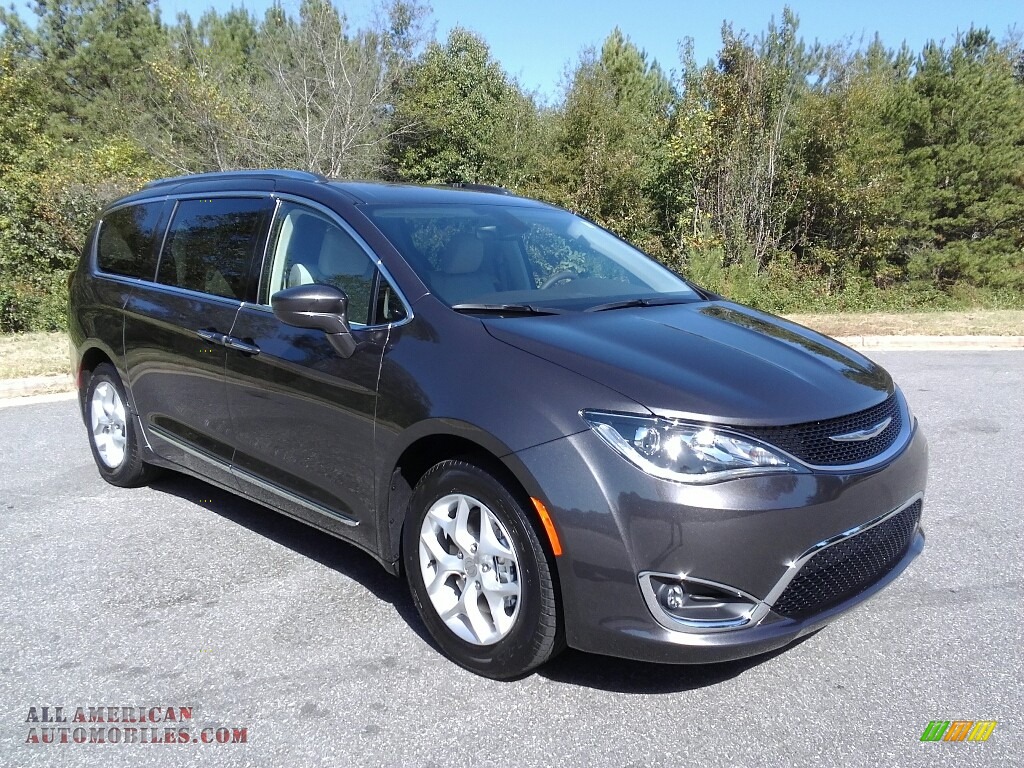 2018 Pacifica Touring L - Granite Crystal Metallic / Cognac/Alloy/Toffee photo #4