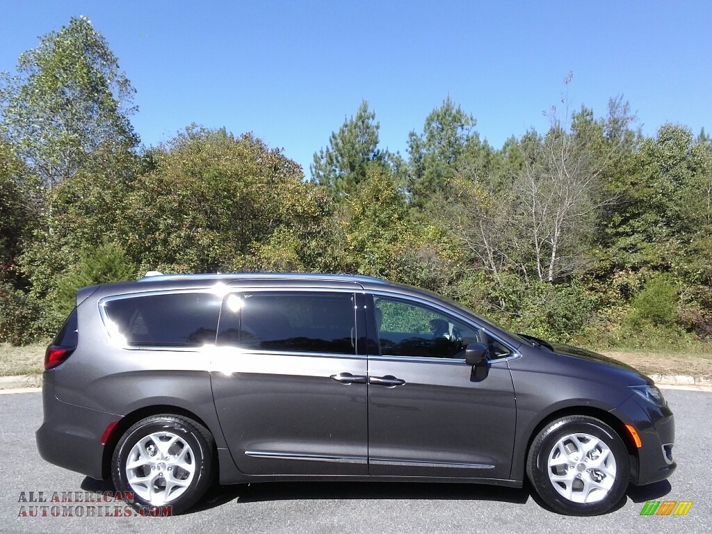 2018 Pacifica Touring L - Granite Crystal Metallic / Cognac/Alloy/Toffee photo #5
