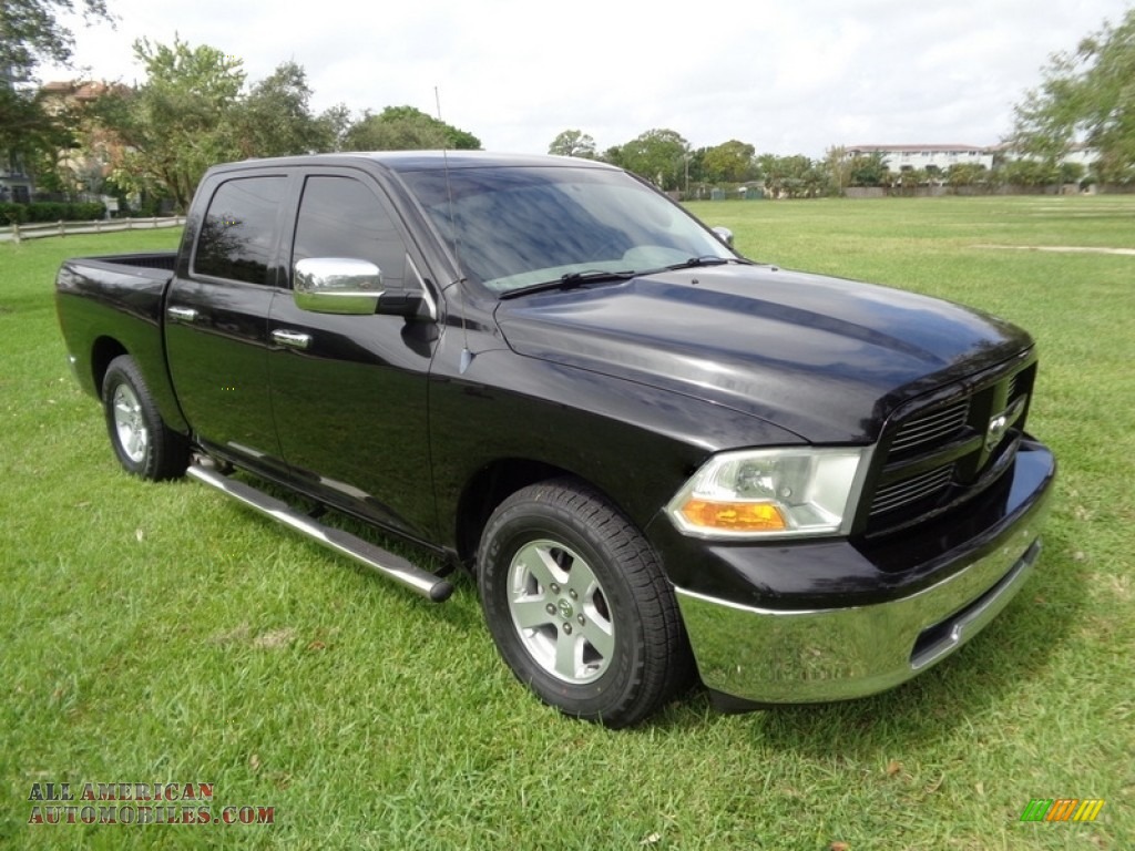 Brilliant Black Crystal Pearl / Dark Slate/Medium Graystone Dodge Ram 1500 ST Crew Cab