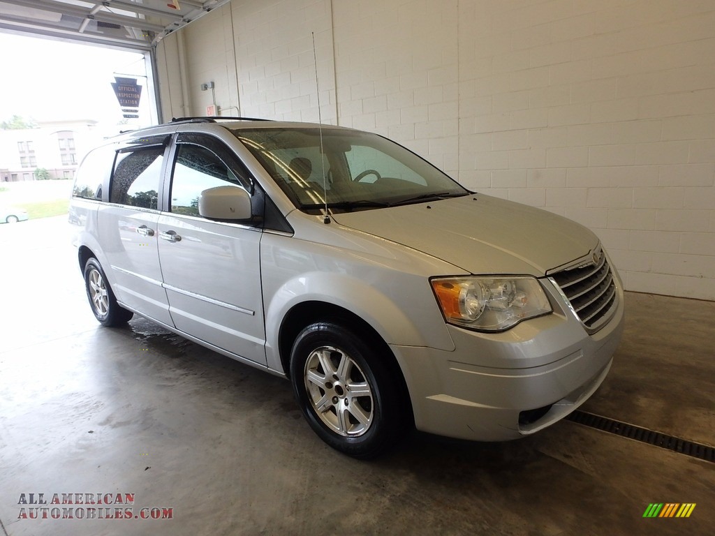 Bright Silver Metallic / Medium Slate Gray/Light Shale Chrysler Town & Country Touring