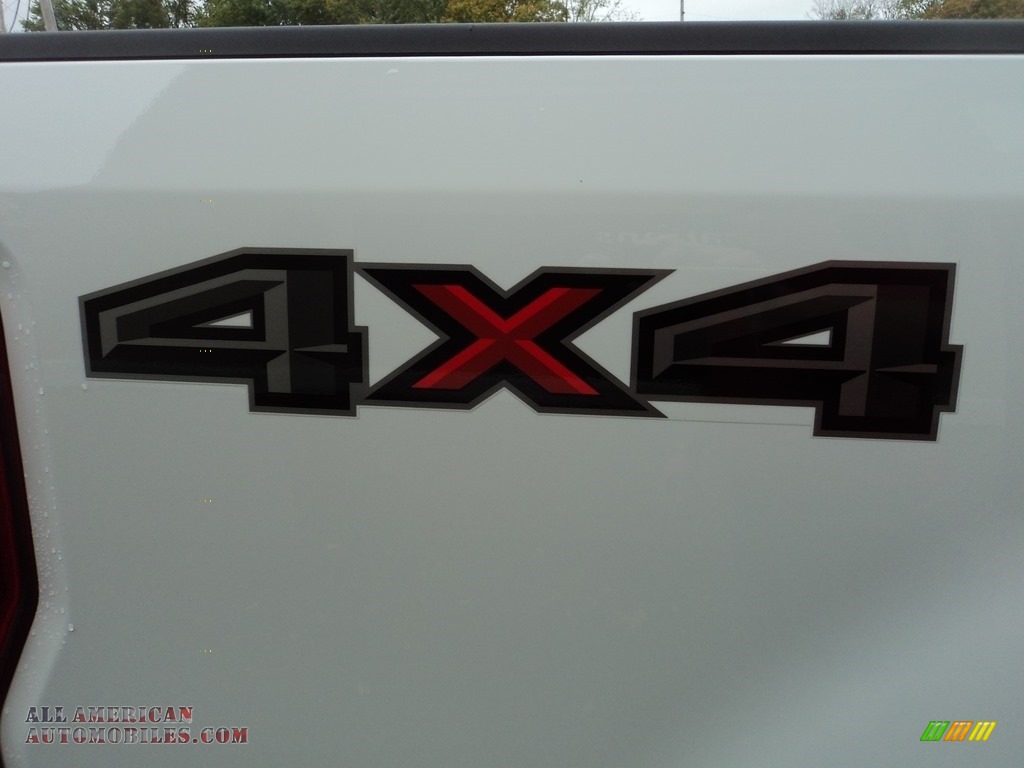 2017 F250 Super Duty XLT Crew Cab 4x4 - Oxford White / Medium Earth Gray photo #34
