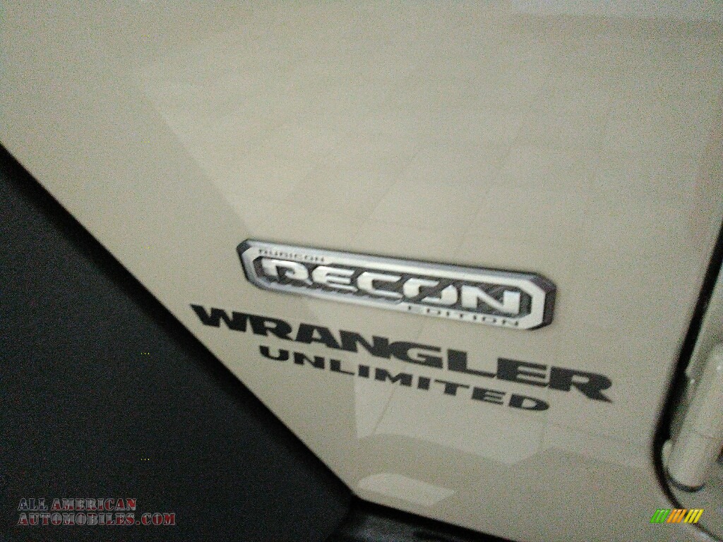 2017 Wrangler Unlimited Rubicon 4x4 - Gobi / Black photo #12