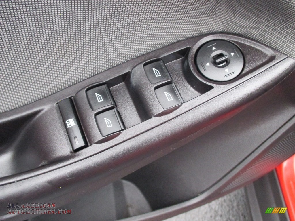 2013 Focus SE Sedan - Race Red / Charcoal Black photo #15
