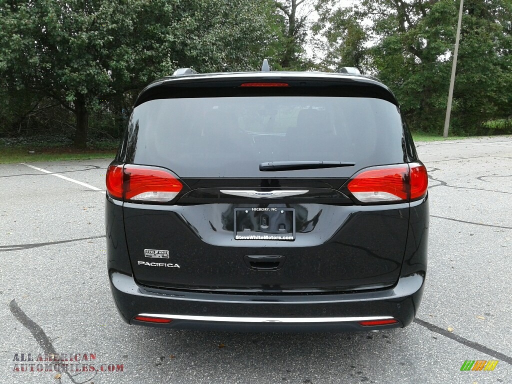 2018 Pacifica Touring L - Brilliant Black Crystal Pearl / Cognac/Alloy/Toffee photo #7