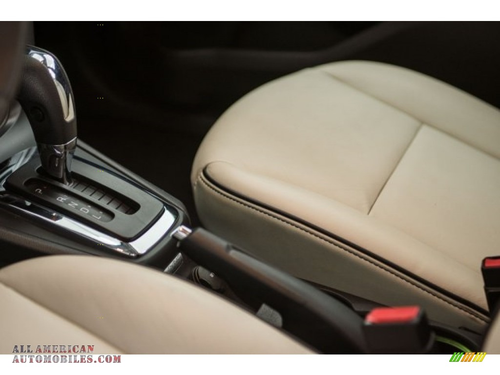 2011 Fiesta SES Hatchback - Ingot Silver Metallic / Cashmere/Charcoal Black Leather photo #16