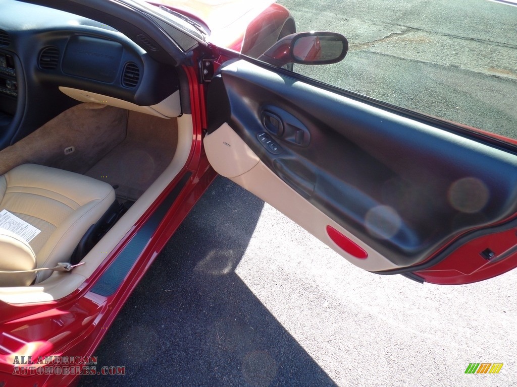 2001 Corvette Convertible - Magnetic Red II Metallic / Light Oak photo #42