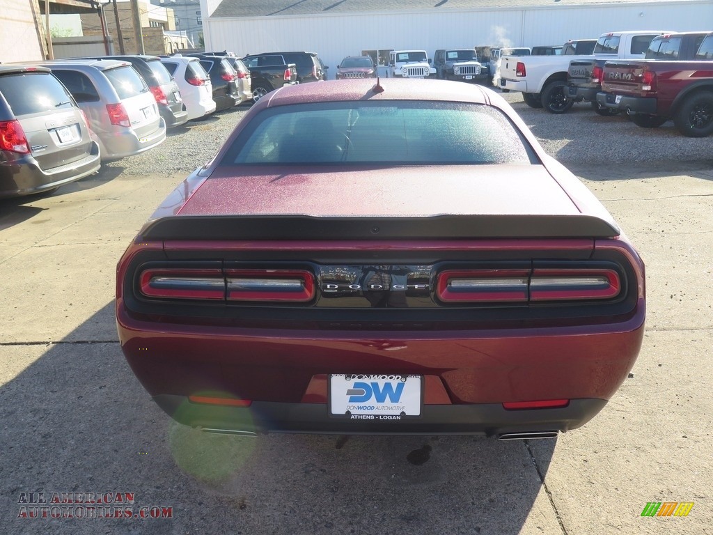 2018 Challenger R/T - Octane Red Pearl / Black photo #8