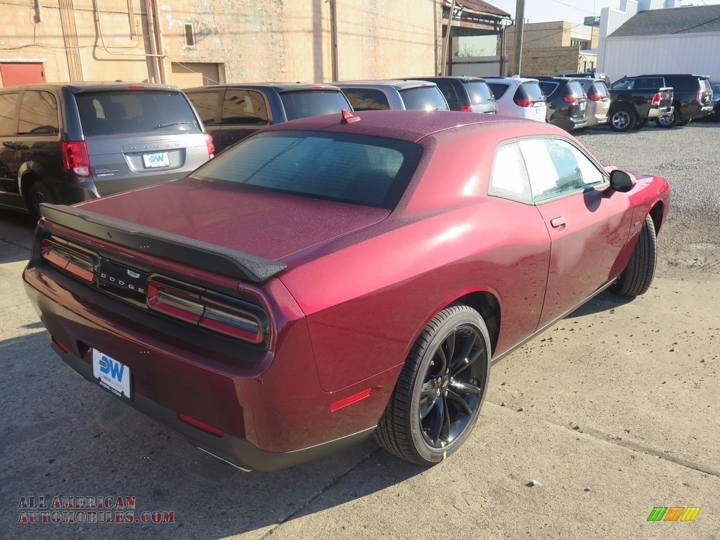 2018 Challenger R/T - Octane Red Pearl / Black photo #9