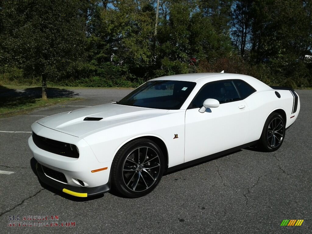 2018 Challenger R/T Scat Pack - White Knuckle / Black photo #2