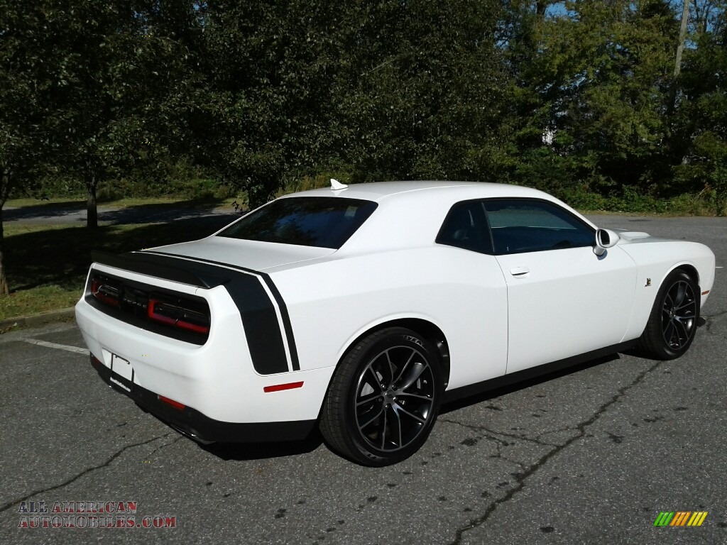 2018 Challenger R/T Scat Pack - White Knuckle / Black photo #6