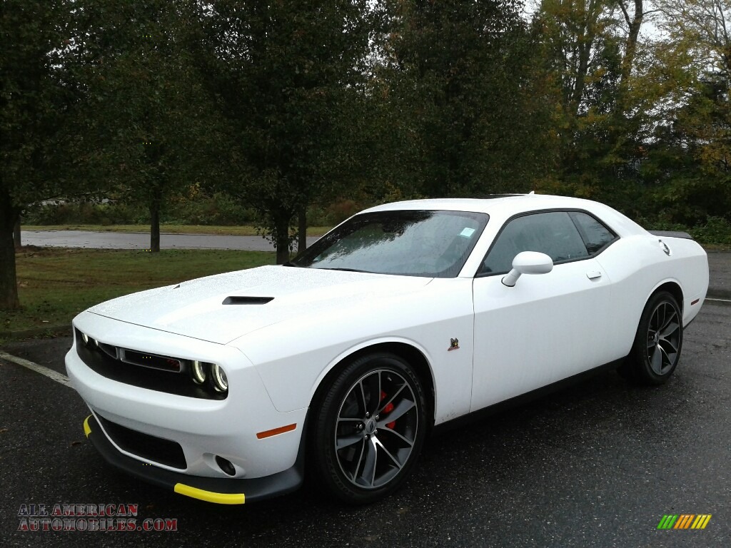 2018 Challenger R/T Scat Pack - White Knuckle / Black photo #2