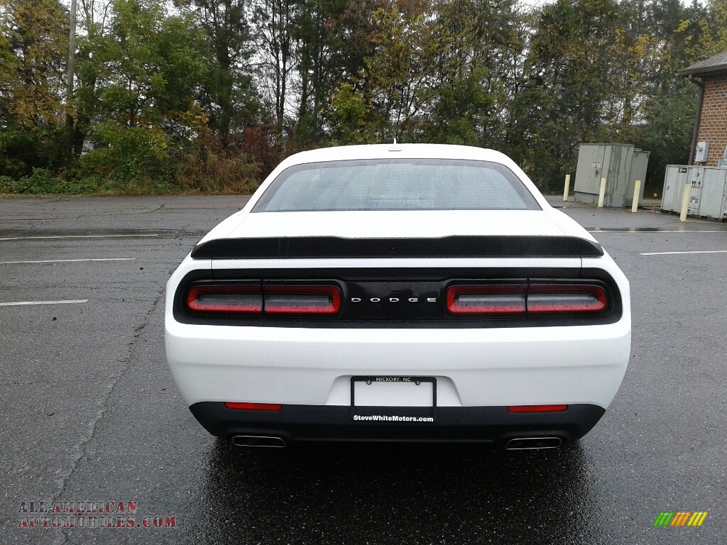 2018 Challenger R/T Scat Pack - White Knuckle / Black photo #7