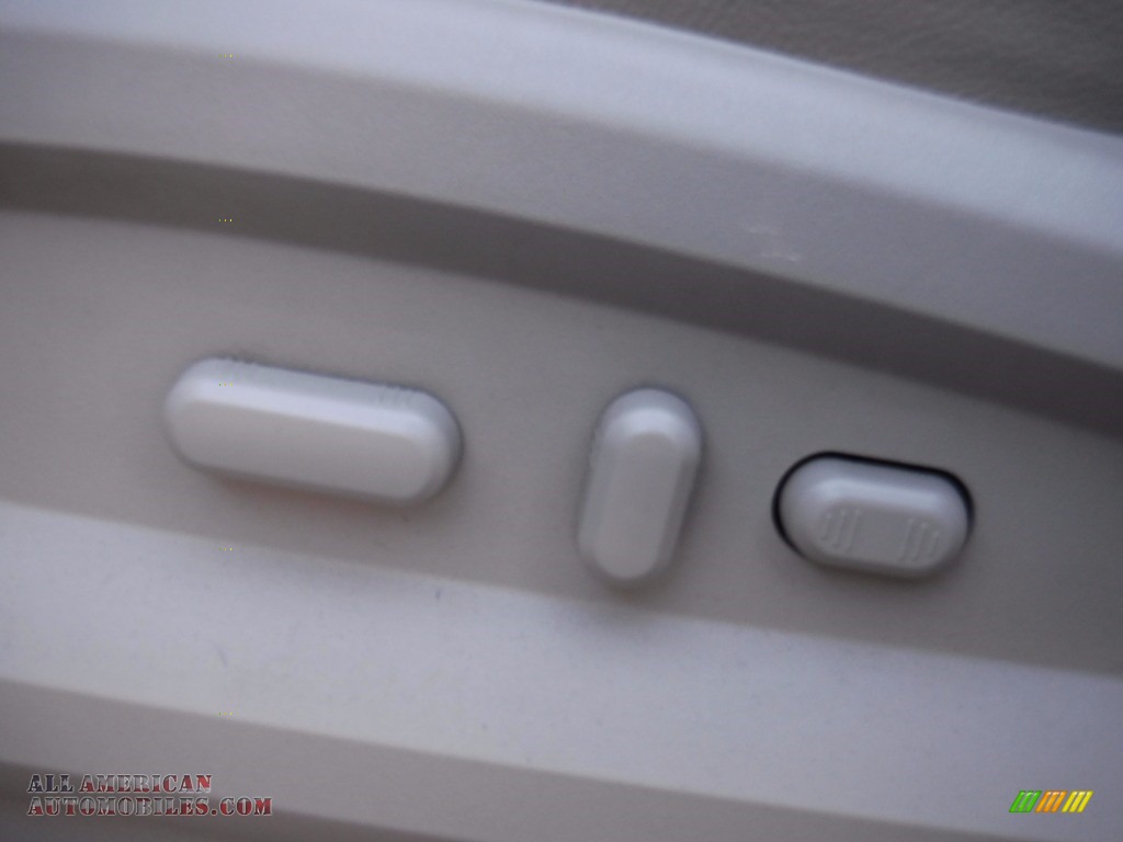 2013 MKX AWD - Ingot Silver / Medium Light Stone photo #16