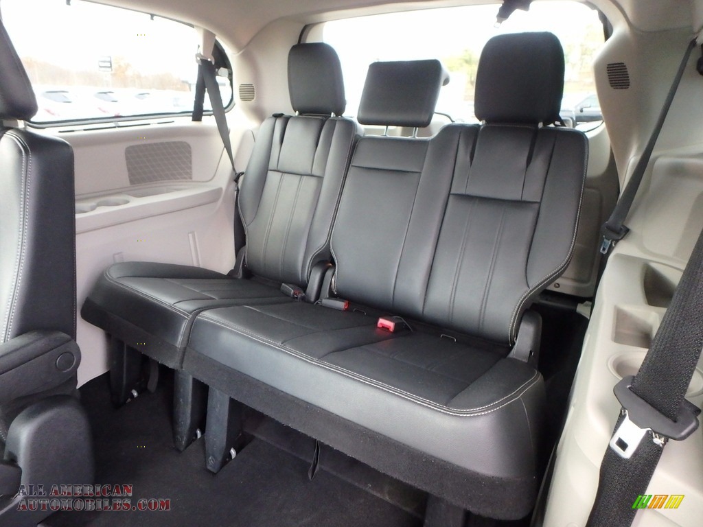 2012 Town & Country Touring - L - Dark Charcoal Pearl / Black/Light Graystone photo #17