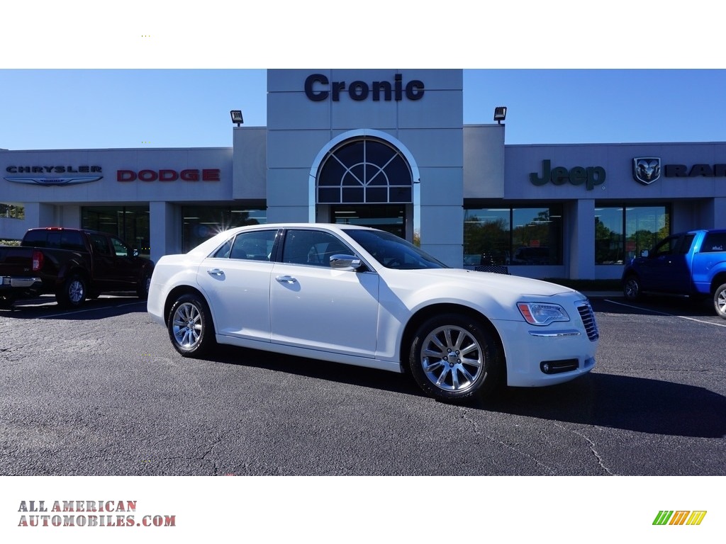 Bright White / Black Chrysler 300 C