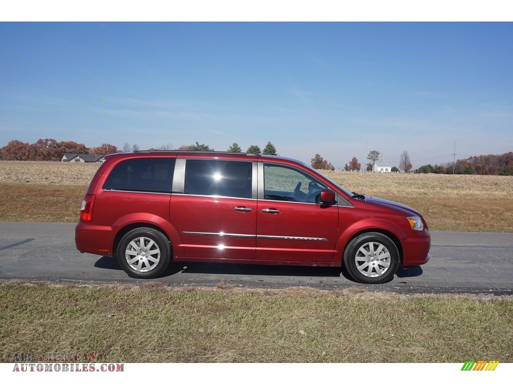 2016 Town & Country Touring - Deep Cherry Red Crystal Pearl / Black/Light Graystone photo #6