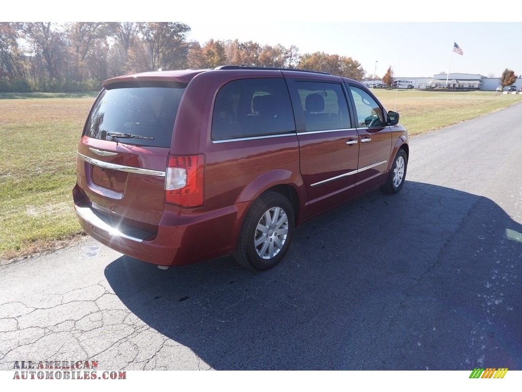 2016 Town & Country Touring - Deep Cherry Red Crystal Pearl / Black/Light Graystone photo #32